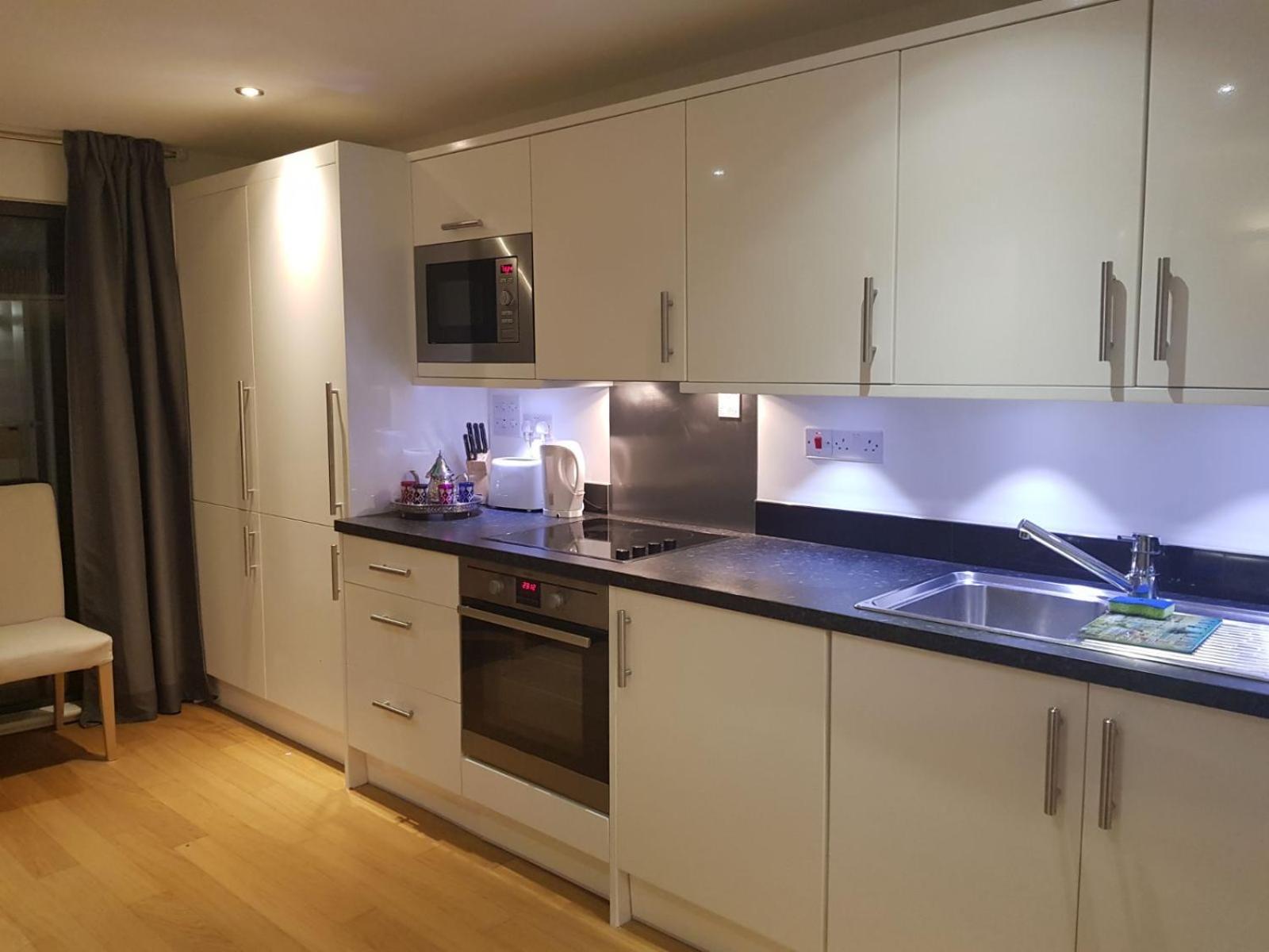Beautiful Located In West Kensington Fulham Chelsea Appartamento Londra